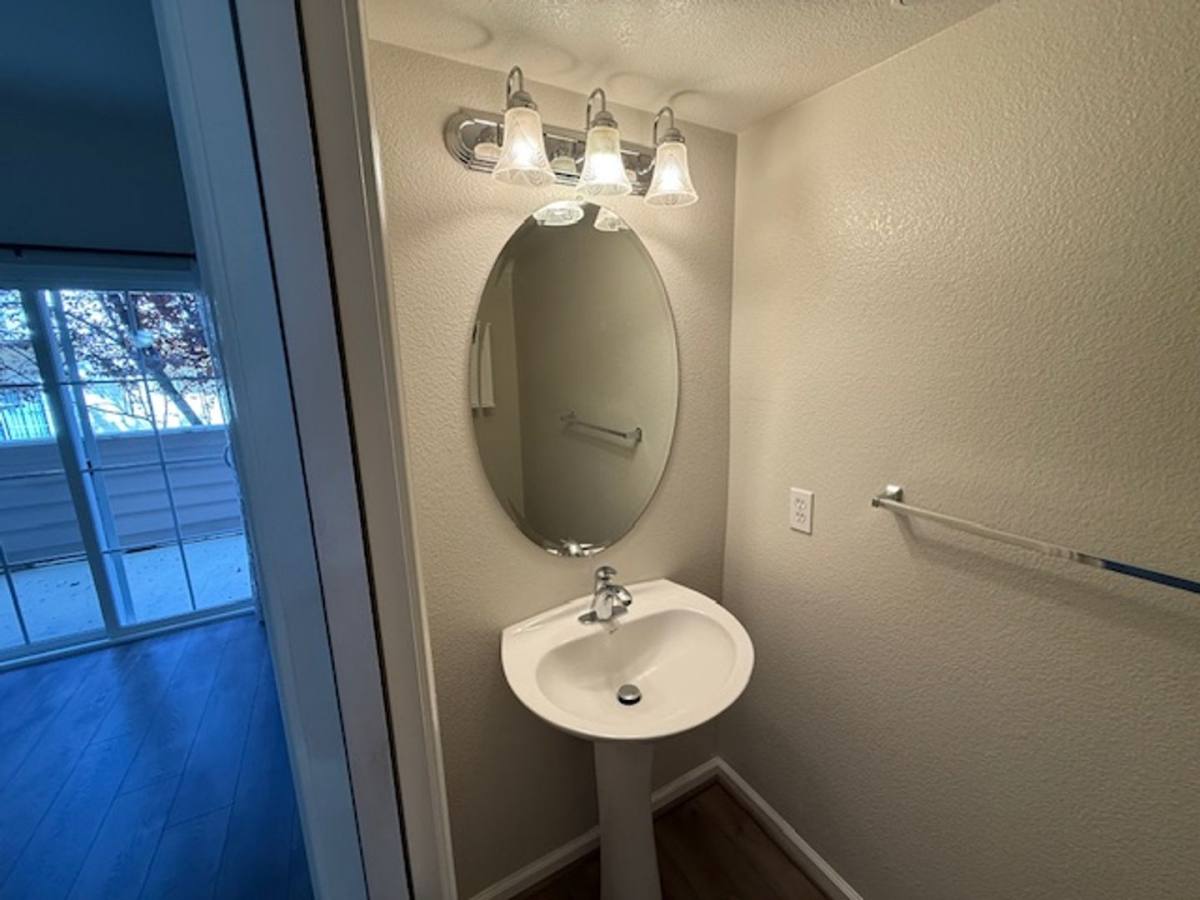 Townhouse for rent at 9 Ashford Place, Martinez, CA 94553