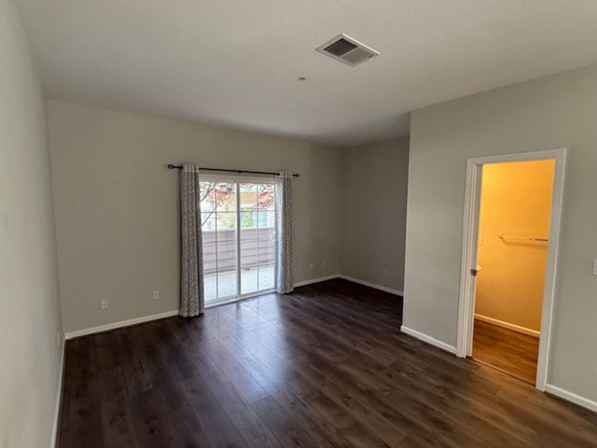 Townhouse for rent at 9 Ashford Place, Martinez, CA 94553