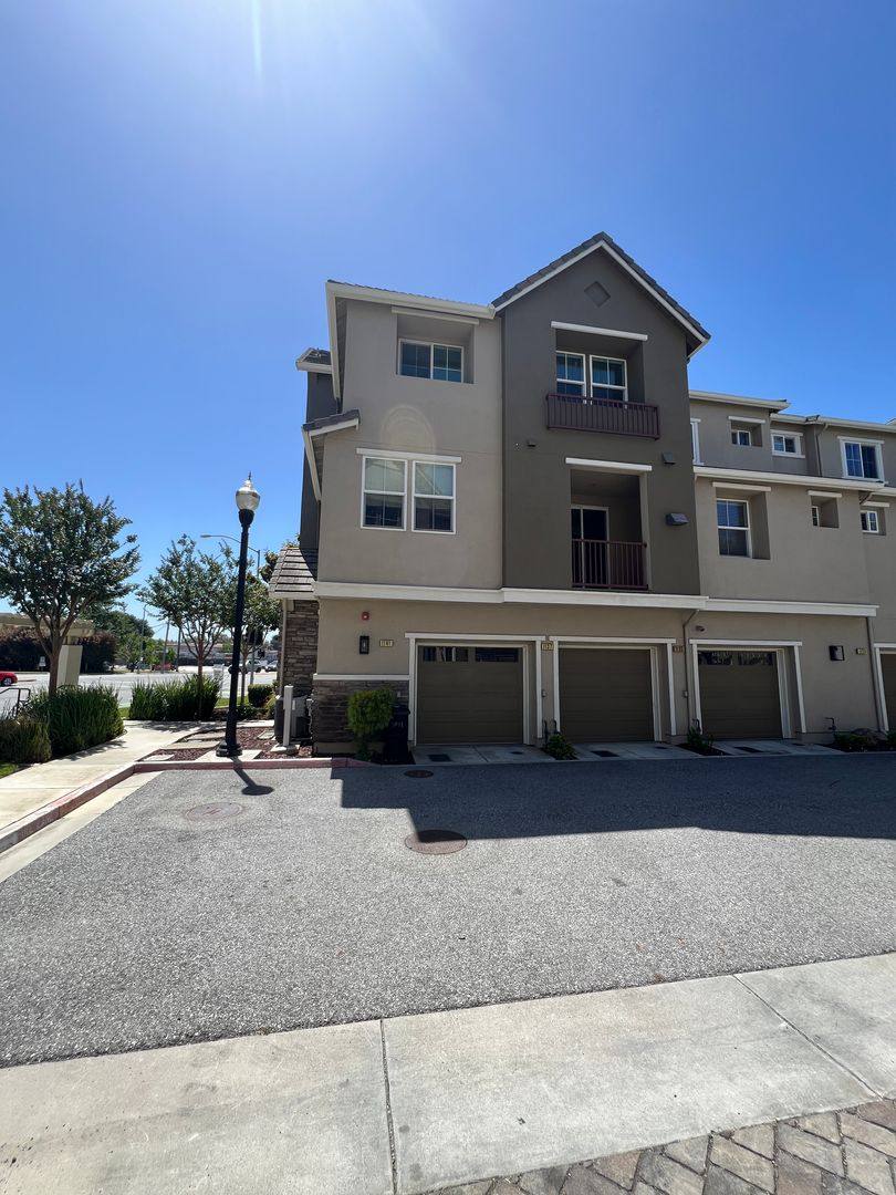 Townhouse for rent at 1141 Rock Ave, San Jose, CA 95131