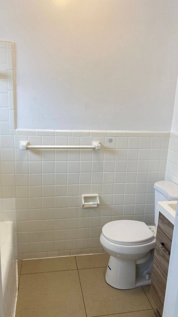 Apartment for rent at 405 6th Ave S, Lake Worth Beach, FL 33460