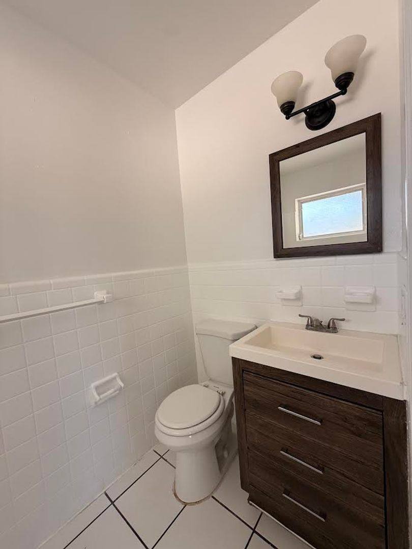 Apartment for rent at 405 6th Ave S, Lake Worth Beach, FL 33460