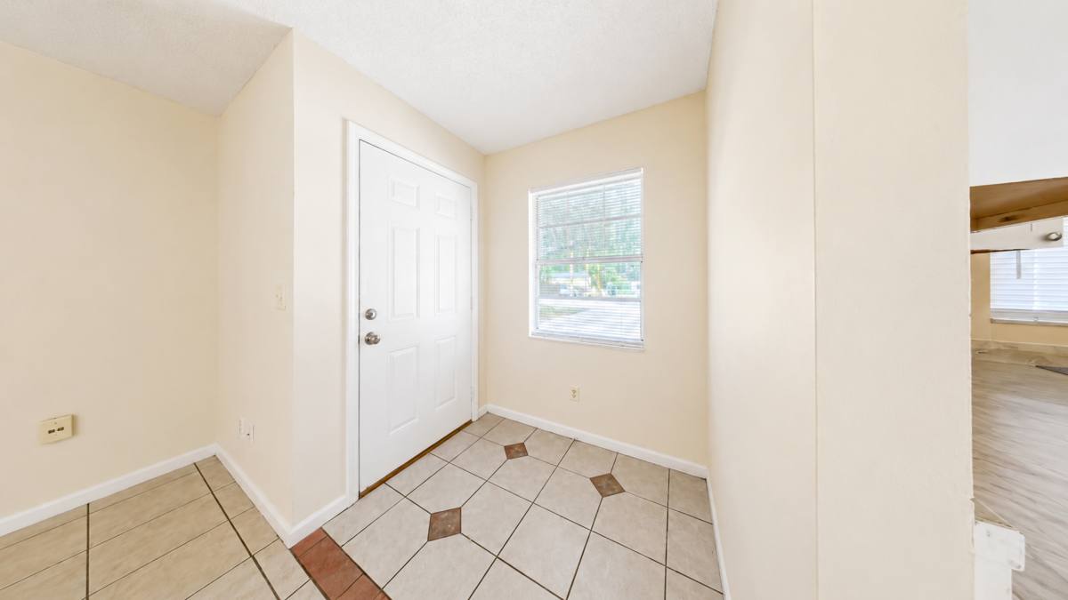Apartment for rent at 206 S Galena Ave, Clermont, FL 34715