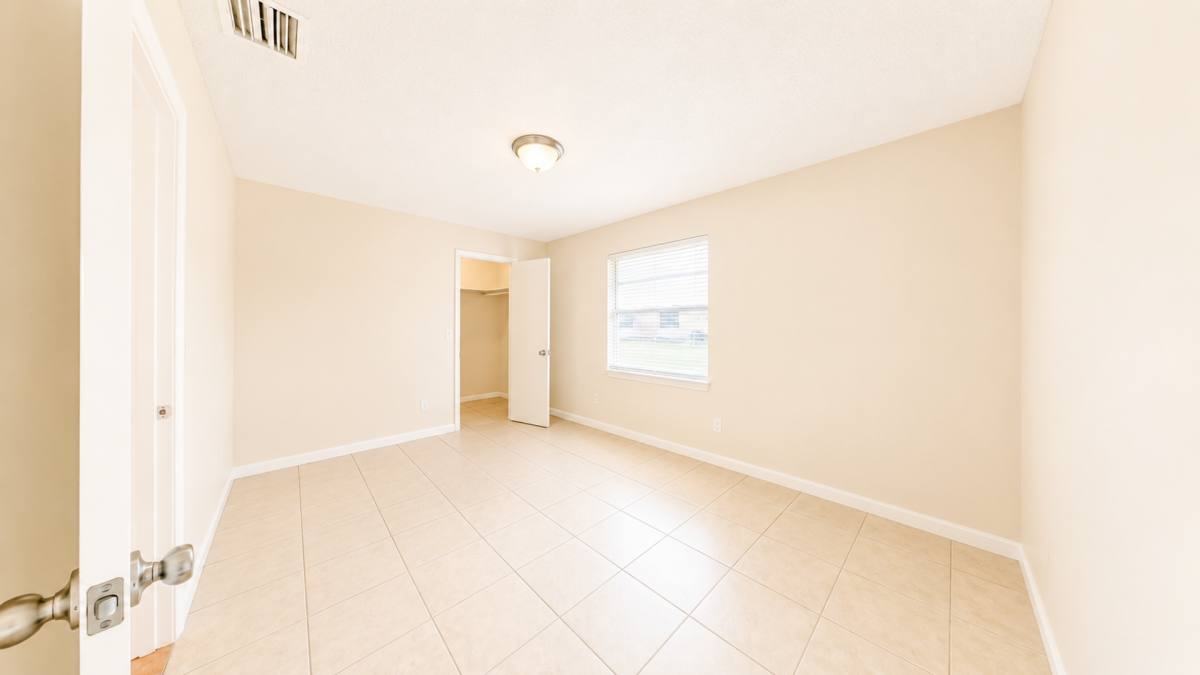 Apartment for rent at 206 S Galena Ave, Clermont, FL 34715