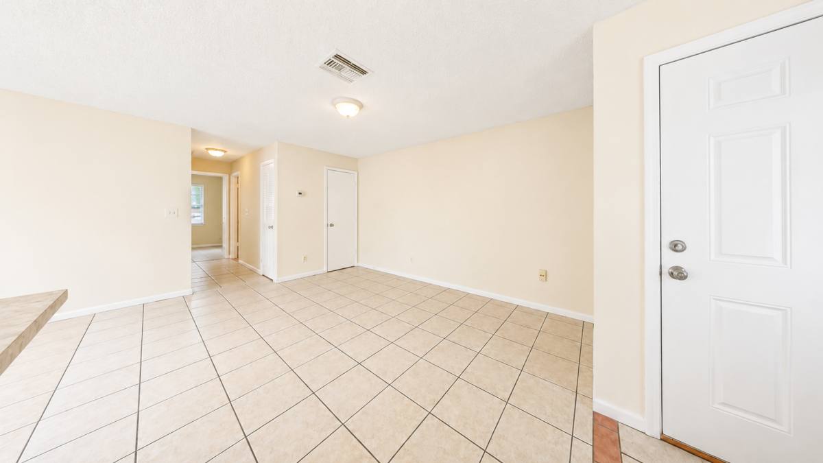 Apartment for rent at 206 S Galena Ave, Clermont, FL 34715