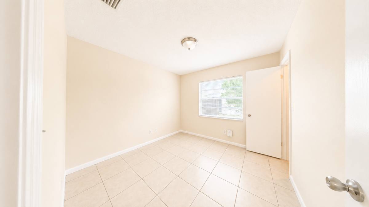 Apartment for rent at 206 S Galena Ave, Clermont, FL 34715