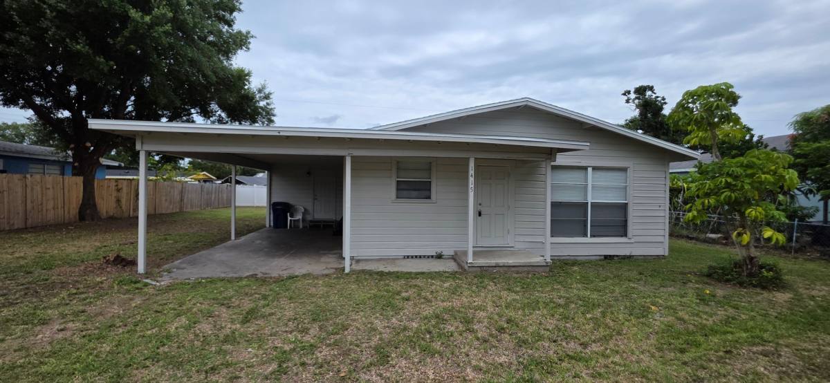 House for rent at 1415 23rd Ave E, Bradenton, FL 34208