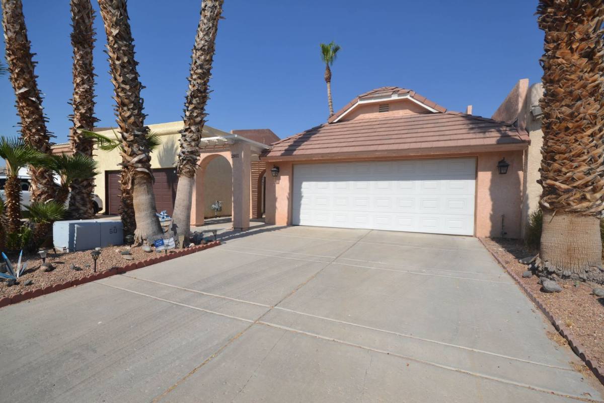 House for rent at 2911 Country Club Dr, Bullhead City, AZ 86442