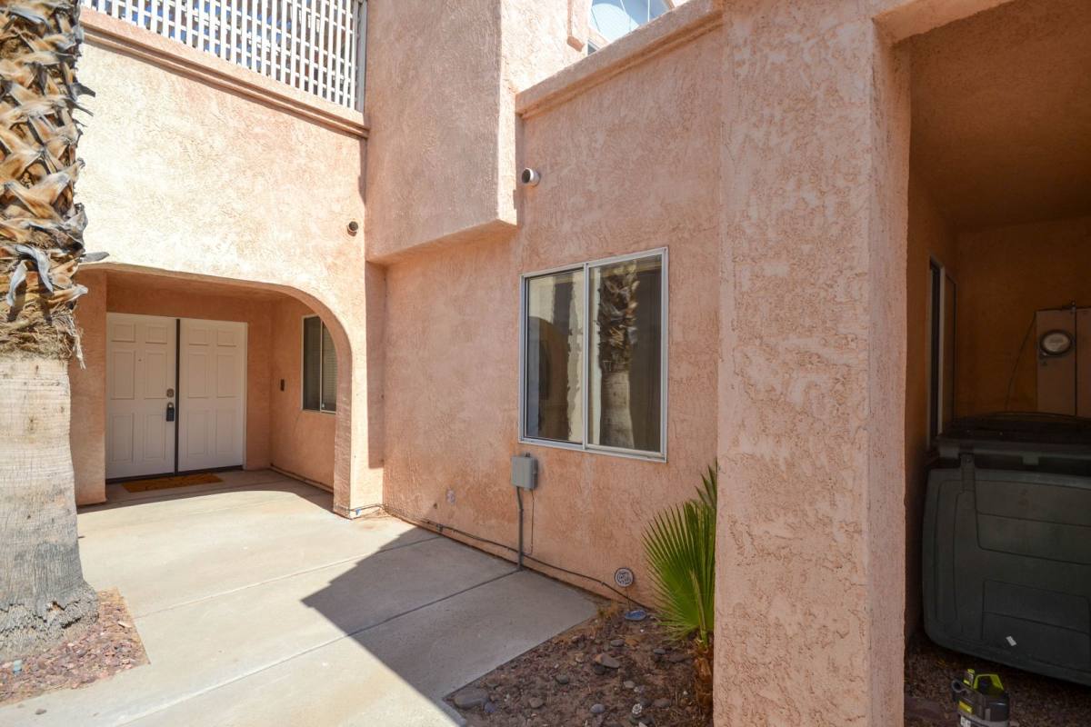 House for rent at 2911 Country Club Dr, Bullhead City, AZ 86442