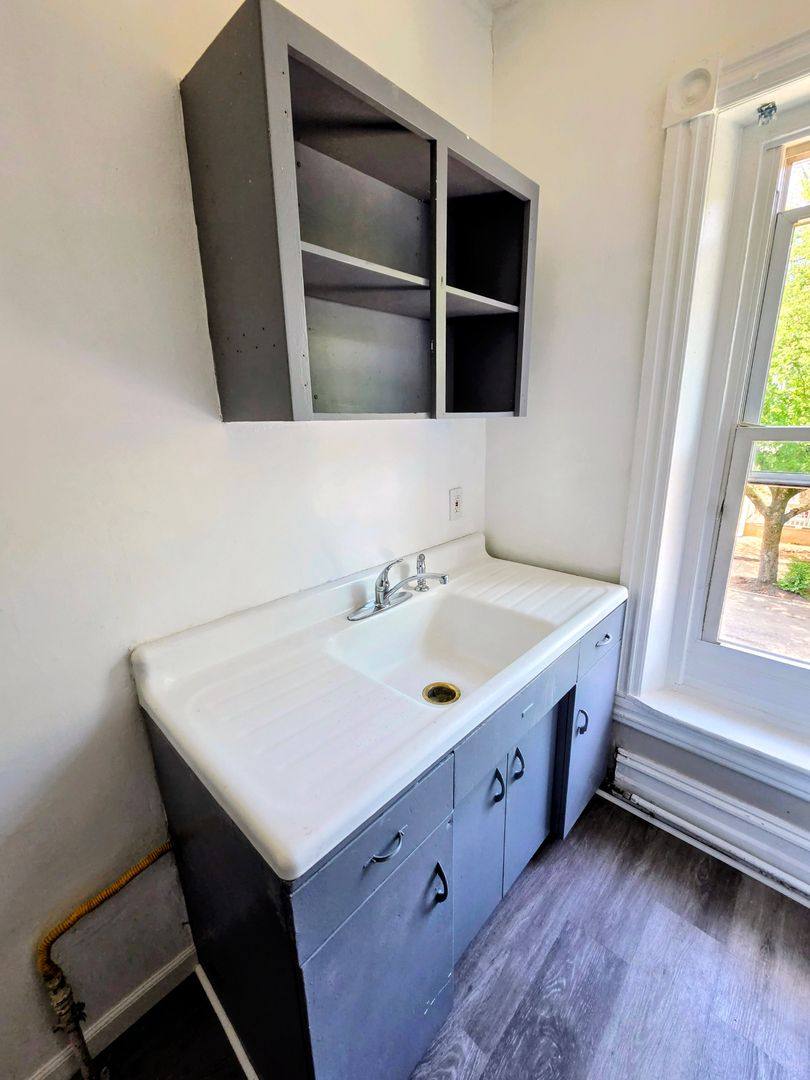 Apartment for rent at 625 N 6th St, Allentown, PA 18102