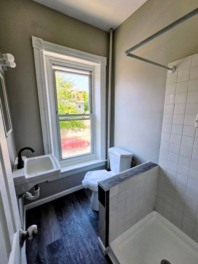 Apartment for rent at 625 N 6th St, Allentown, PA 18102