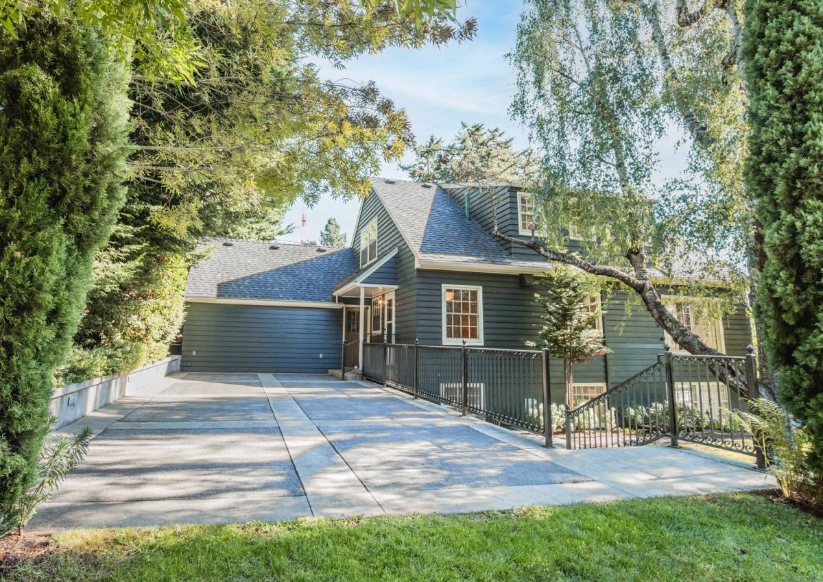 House for rent at 4527 SW 29th Ave, Portland, OR 97239