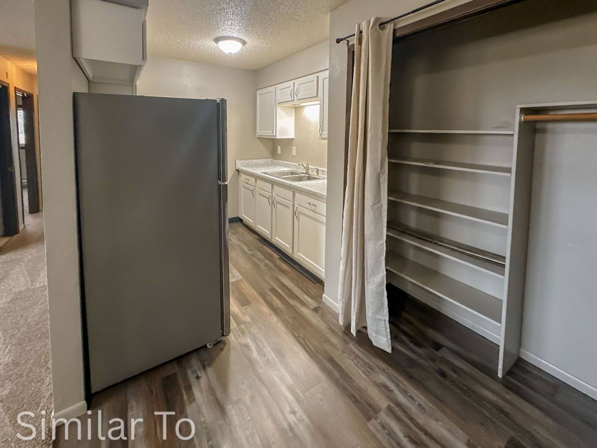 Apartment for rent at 408 E Dawn St, Le Grand, IA 50142