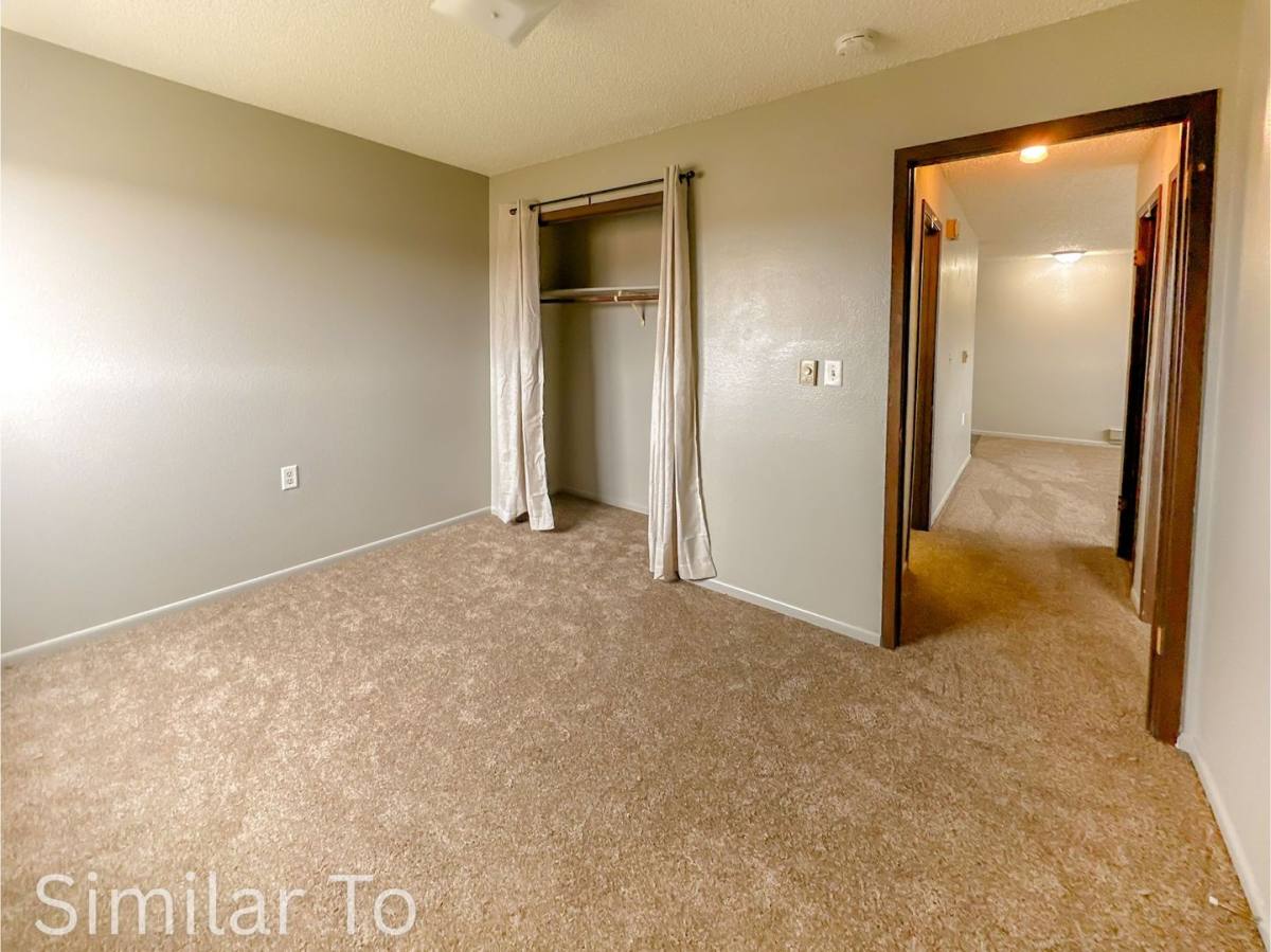 Apartment for rent at 408 E Dawn St, Le Grand, IA 50142