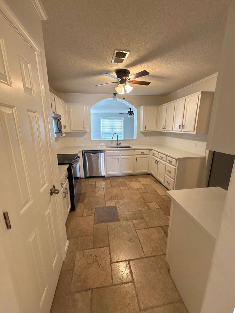 House for rent at 1190 Barn Swallow Lane - Hw, Collierville, TN 38017