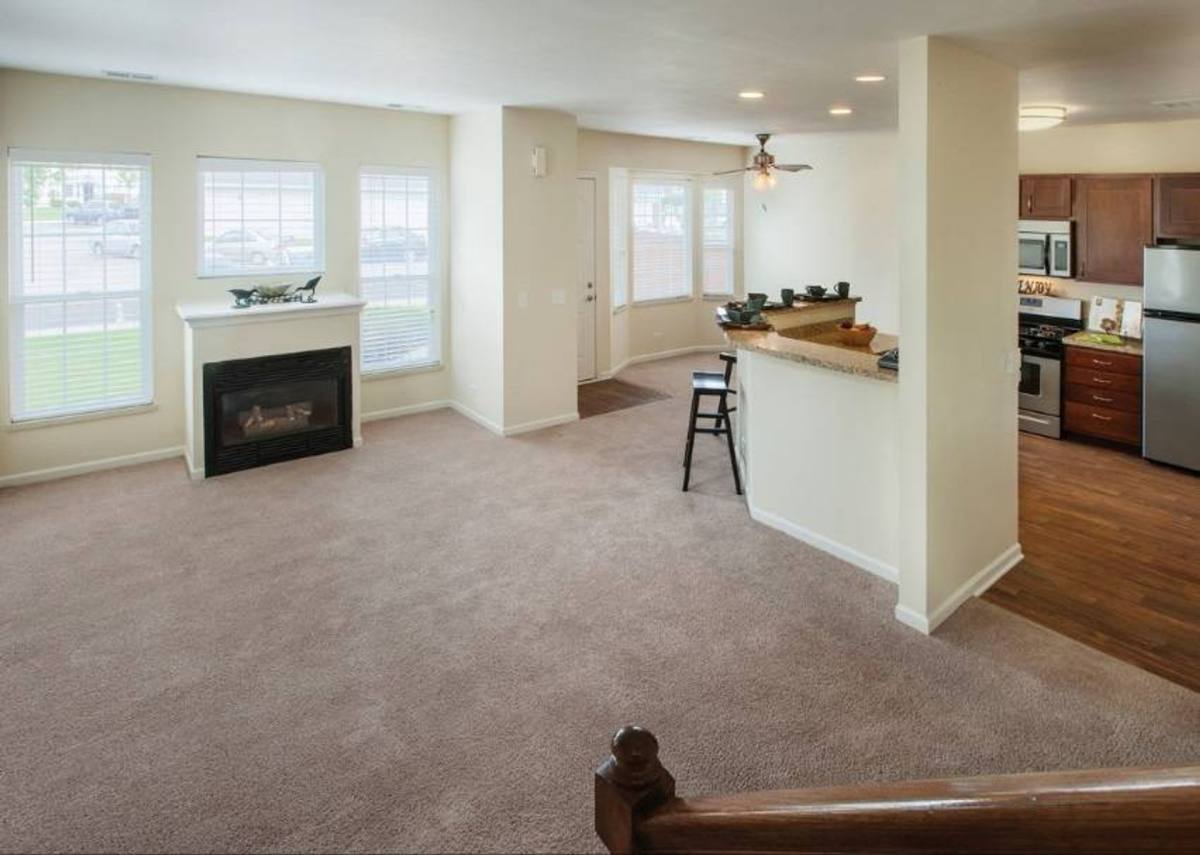 Townhouse for rent at 168 Gregory St, Aurora, IL 60504