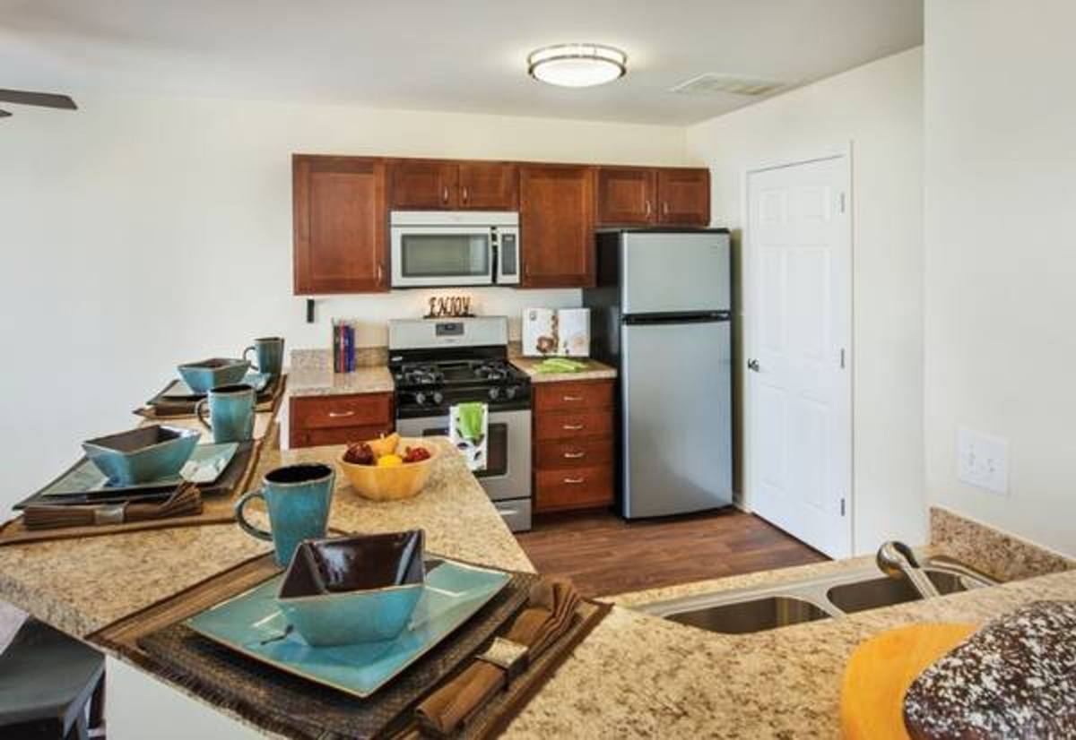 Townhouse for rent at 168 Gregory St, Aurora, IL 60504