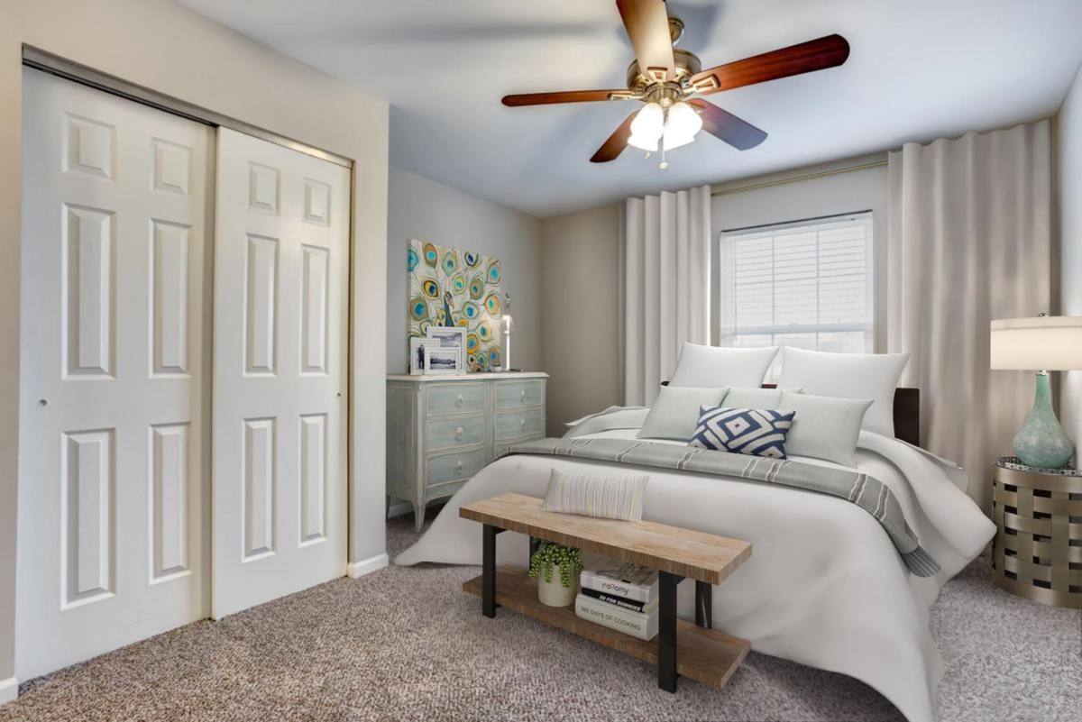 Townhouse for rent at 168 Gregory St, Aurora, IL 60504