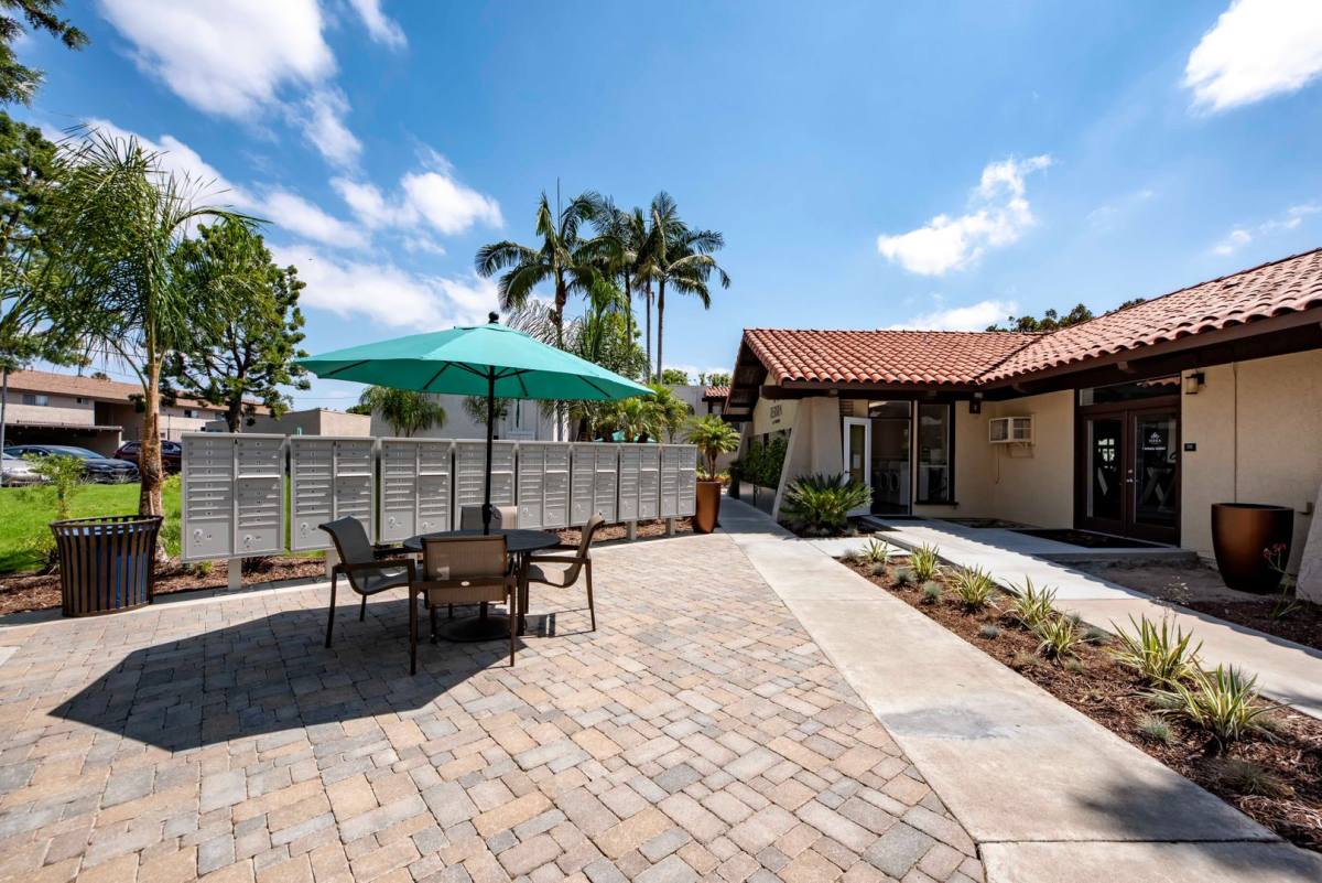 Apartment for rent at 1151 Walnut Ave, Tustin, CA 92780