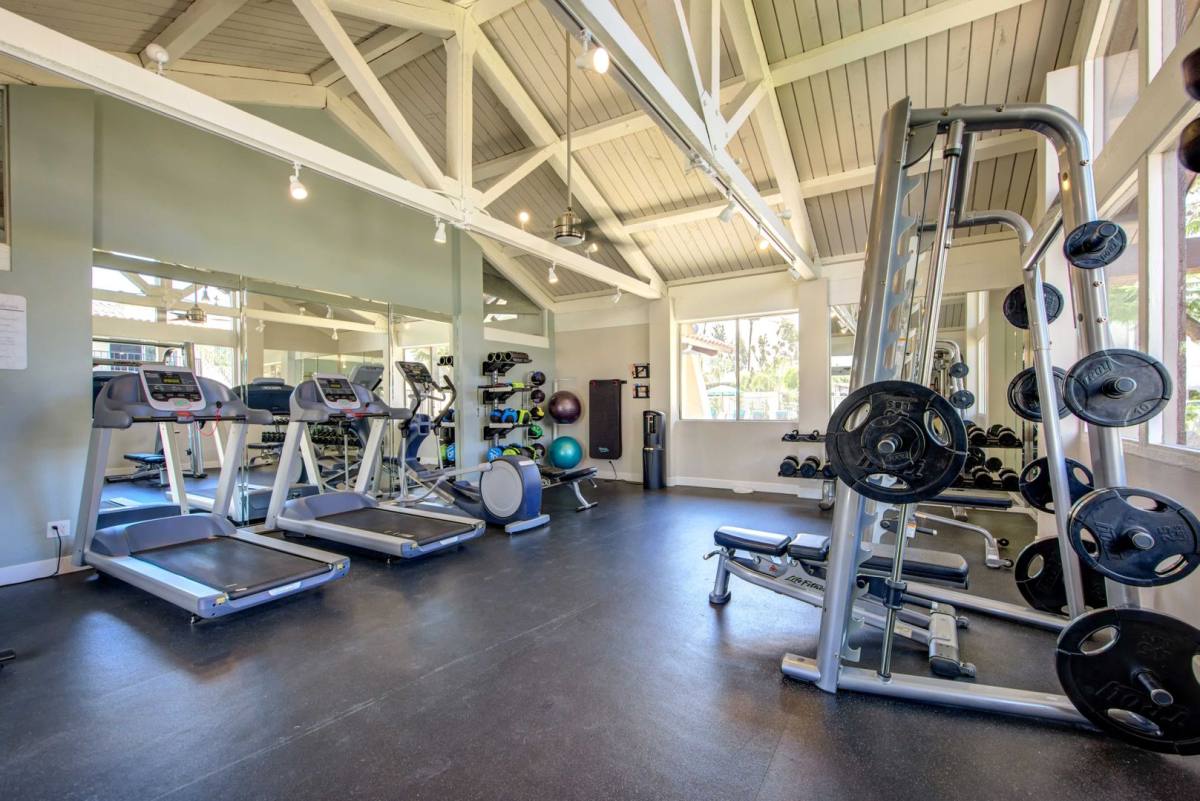 Apartment for rent at 1151 Walnut Ave, Tustin, CA 92780