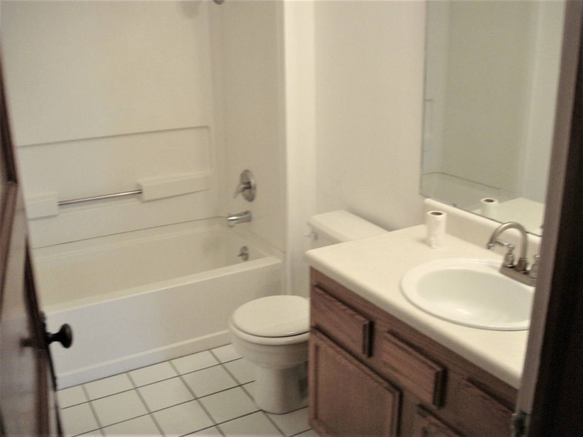 House for rent at 989 E Mount Vernon St, Nixa, MO 65714