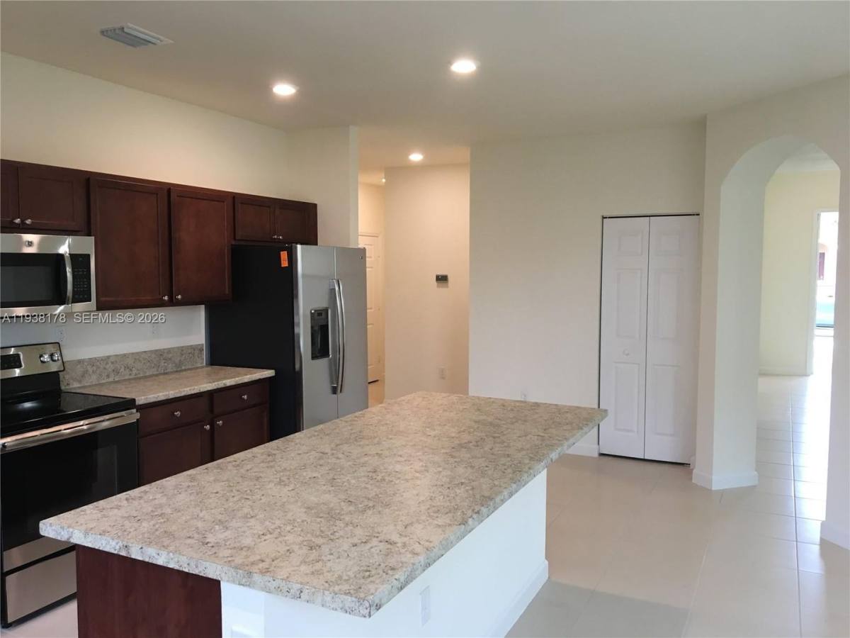 Apartment for rent at 191 SE 35th Ave, Homestead, FL 33033