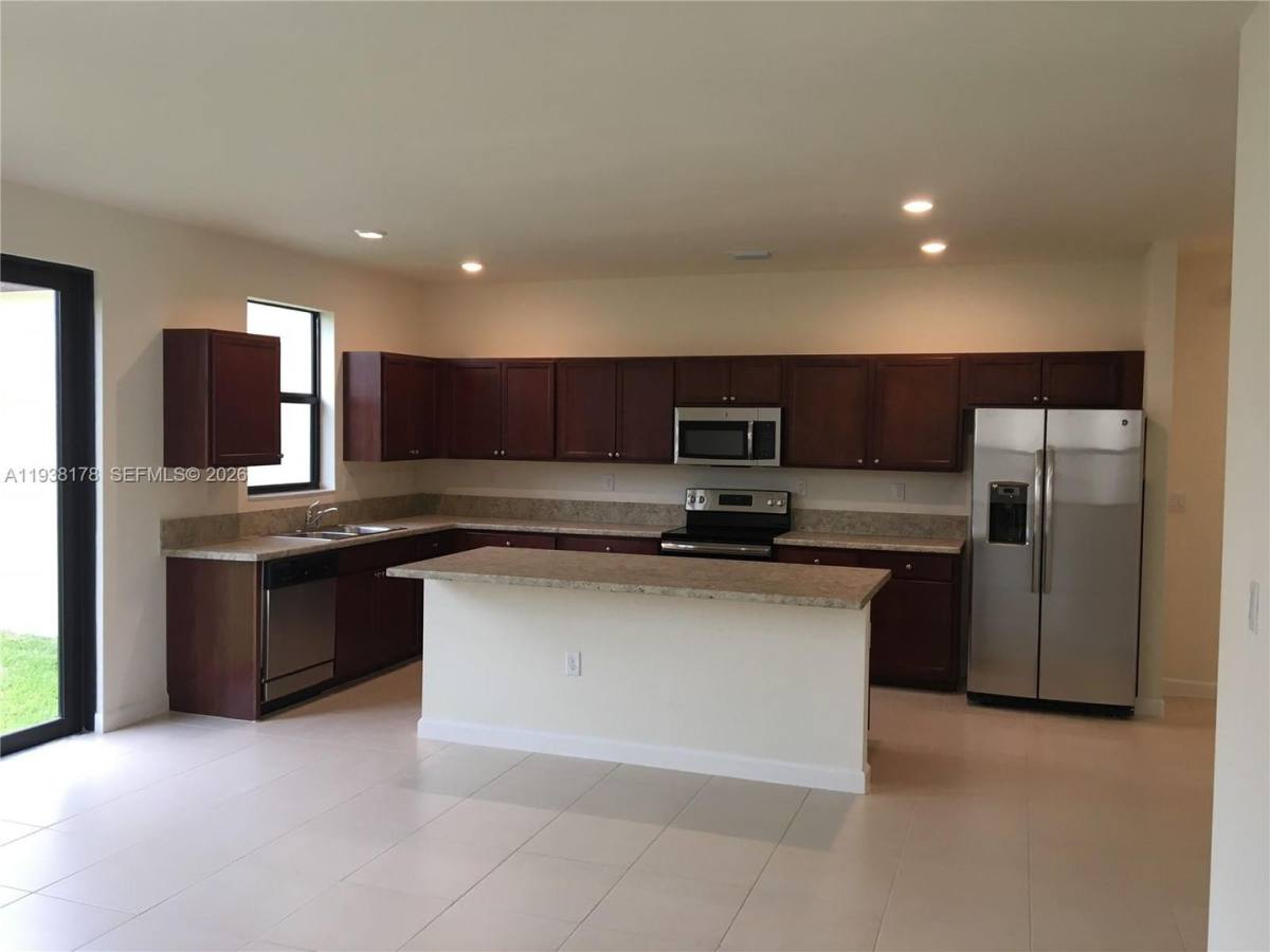 Apartment for rent at 191 SE 35th Ave, Homestead, FL 33033