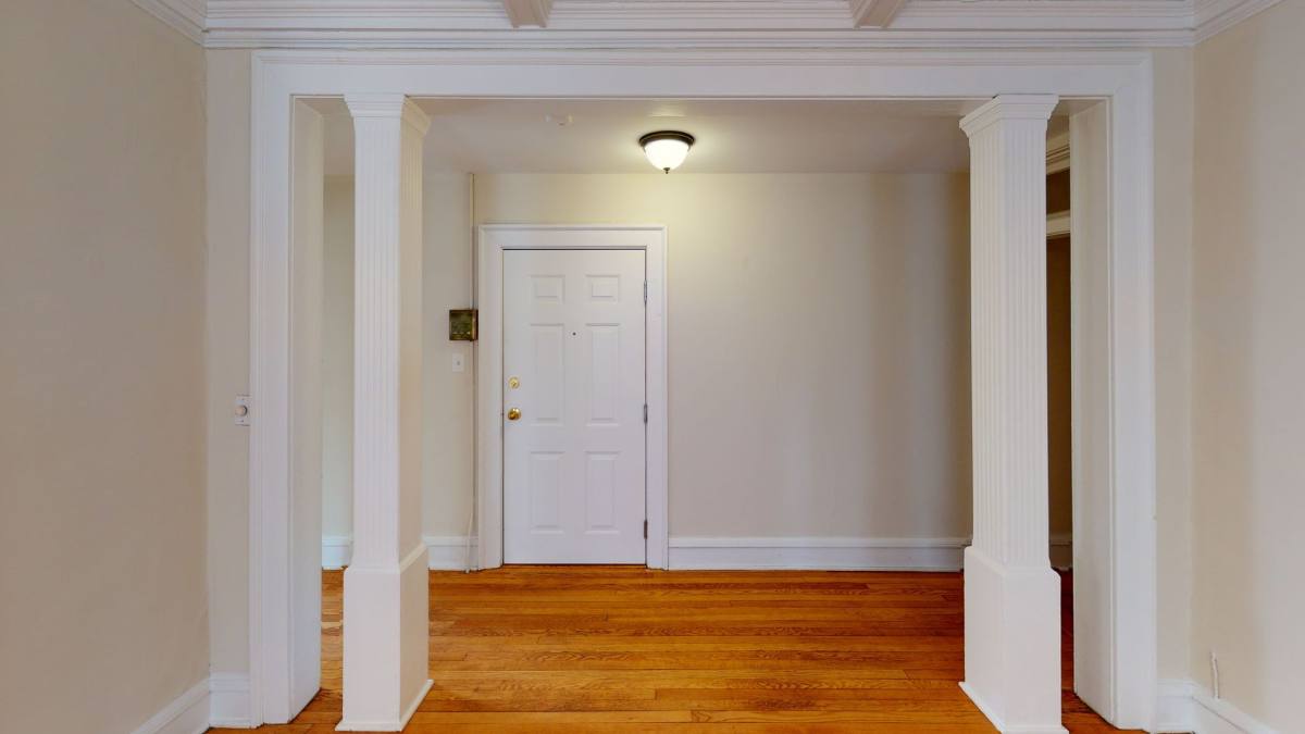 Apartment for rent at 2712 Hanover Ave, Richmond, VA 23220