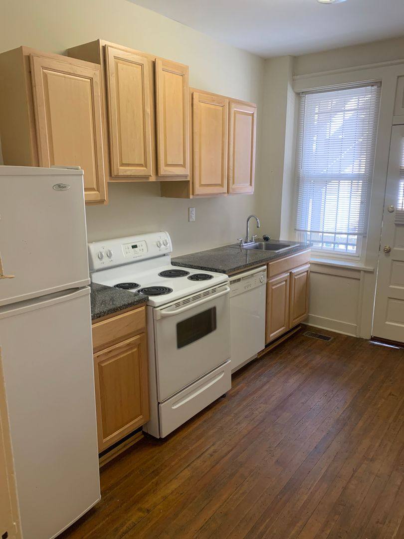 Apartment for rent at 2712 Hanover Ave, Richmond, VA 23220