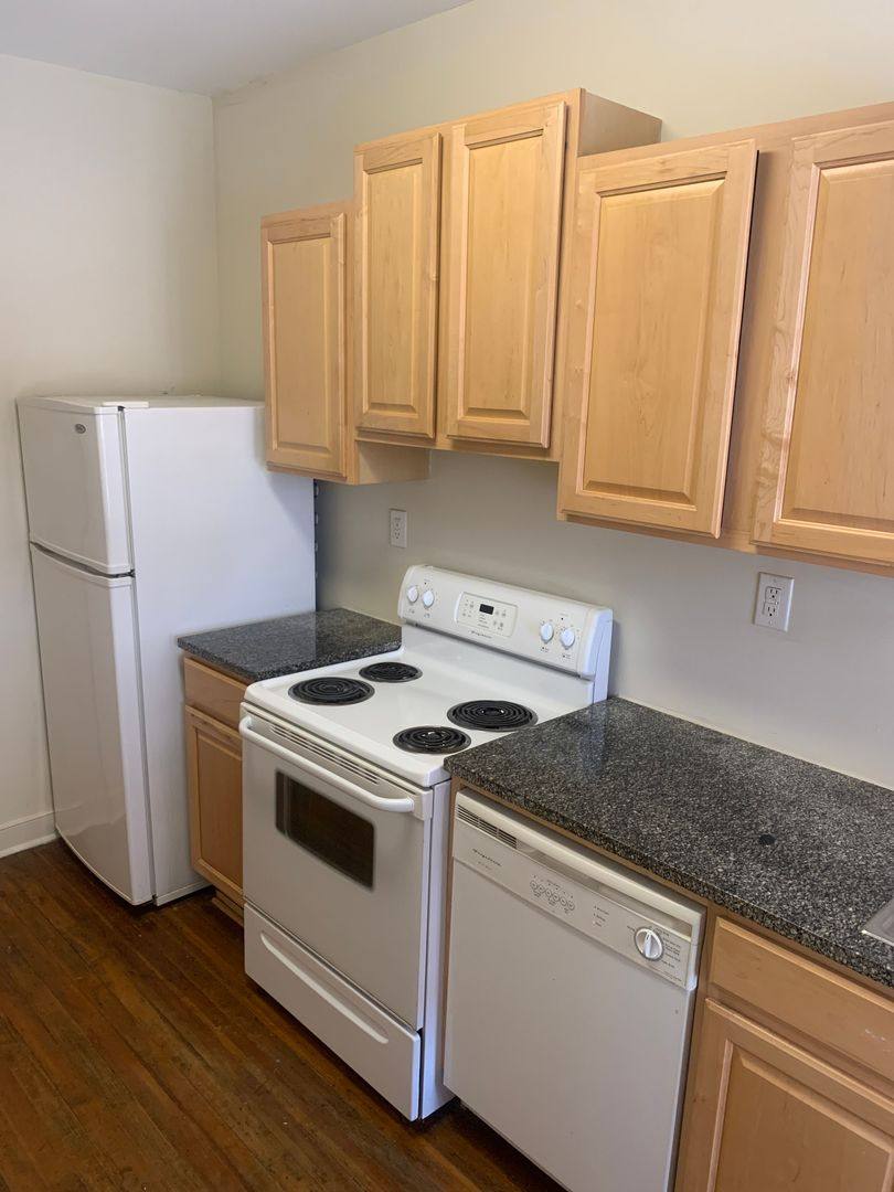 Apartment for rent at 2712 Hanover Ave, Richmond, VA 23220