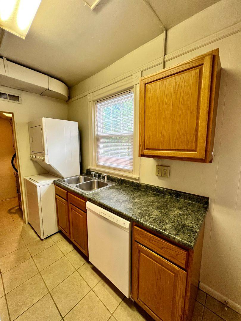 Apartment for rent at 3024 Stuart Ave, Richmond, VA 23221
