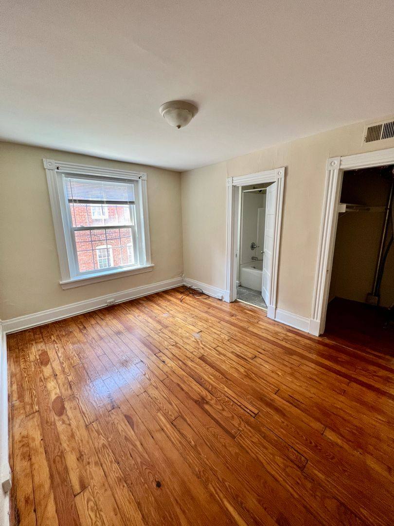 Apartment for rent at 3033 Park Ave, Richmond, VA 23221