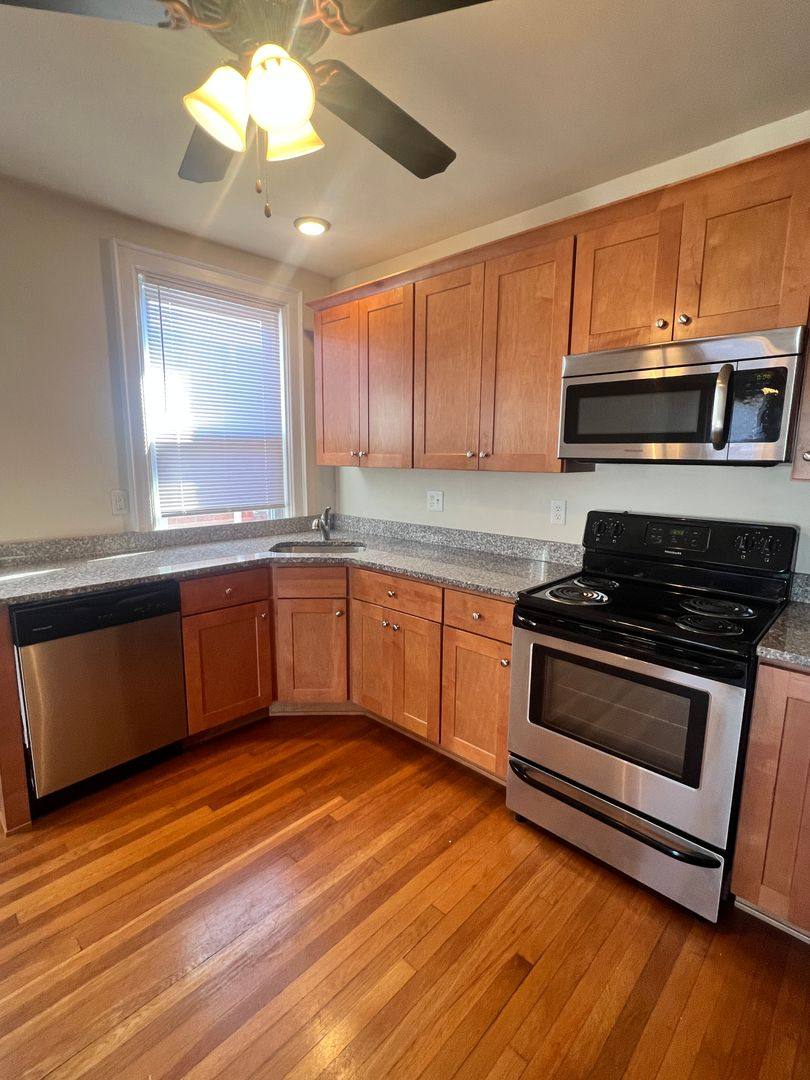 Apartment for rent at 3309 W Grace St, Richmond, VA 23221