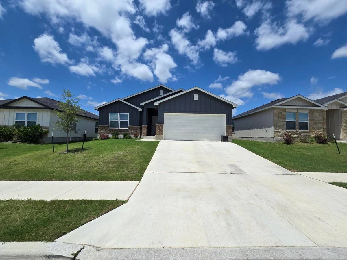 House for rent at 1051 Lexington Dr, Copperas Cove, TX 76522
