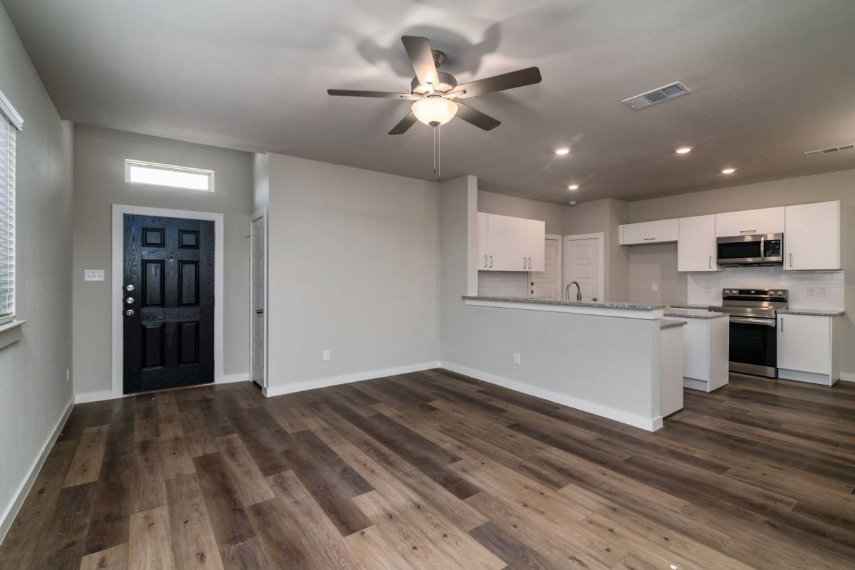 645 Fallow Dr, Venus, TX 76084 - Townhouse for Rent - Image 5