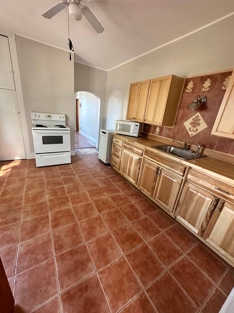 Apartment for rent at 306 W 6th Ave, Ellensburg, WA 98926