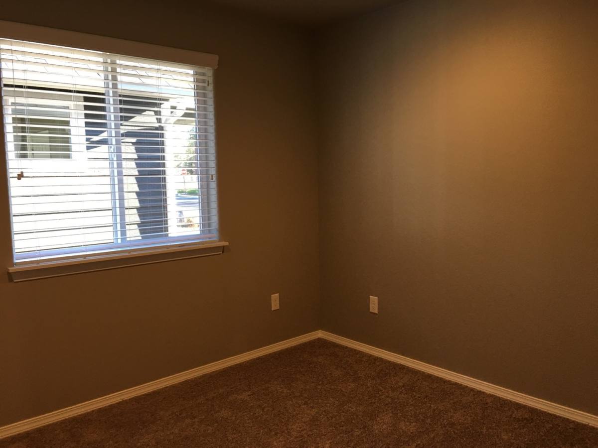 594 N Trinity Way, Sisters, OR 97759 - Townhouse for Rent - Image 5