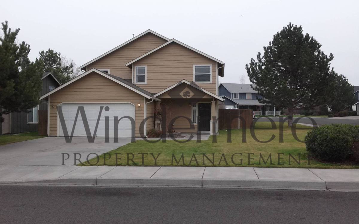 House for rent at 1243 SE Newgate Dr, College Place, WA 99324