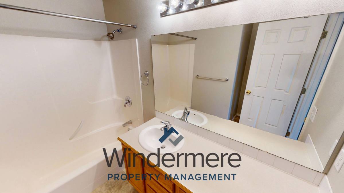 House for rent at 1243 SE Newgate Dr, College Place, WA 99324