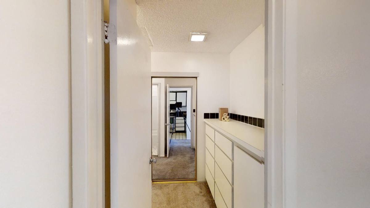 Condo for rent at 3266 Ashford St #O, San Diego, CA 92111