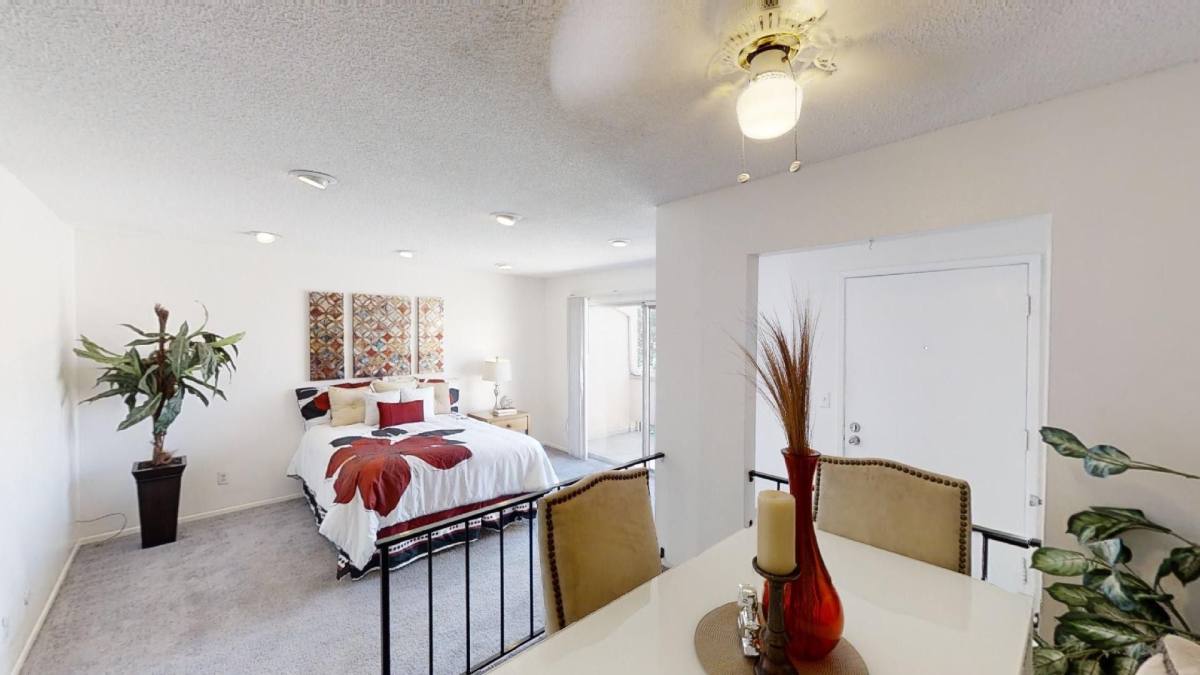 Condo for rent at 3266 Ashford St #O, San Diego, CA 92111