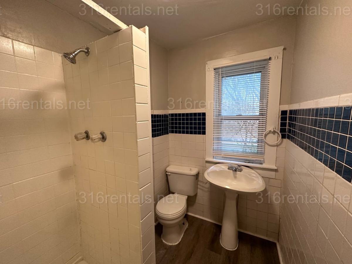 Apartment for rent at 201 N Clarence, Wichita, KS 67203