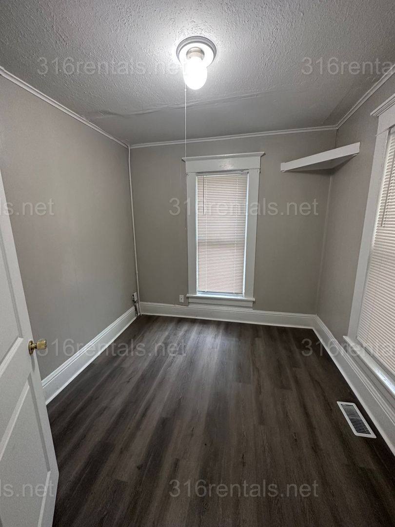 Apartment for rent at 201 N Clarence, Wichita, KS 67203
