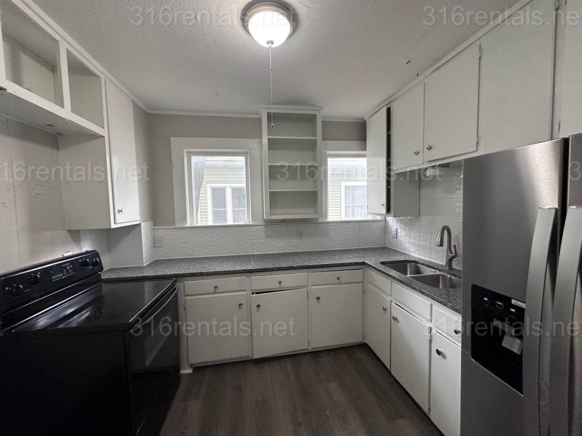 Apartment for rent at 201 N Clarence, Wichita, KS 67203