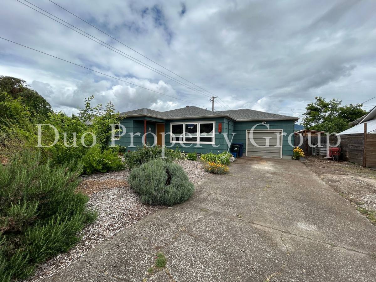 House for rent at 1390 M St, Springfield, OR 97477