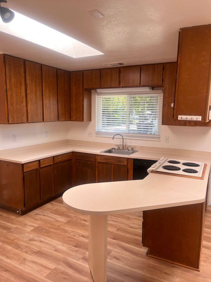 House for rent at 8141 Forest Oak B, Citrus Heights, CA 95610