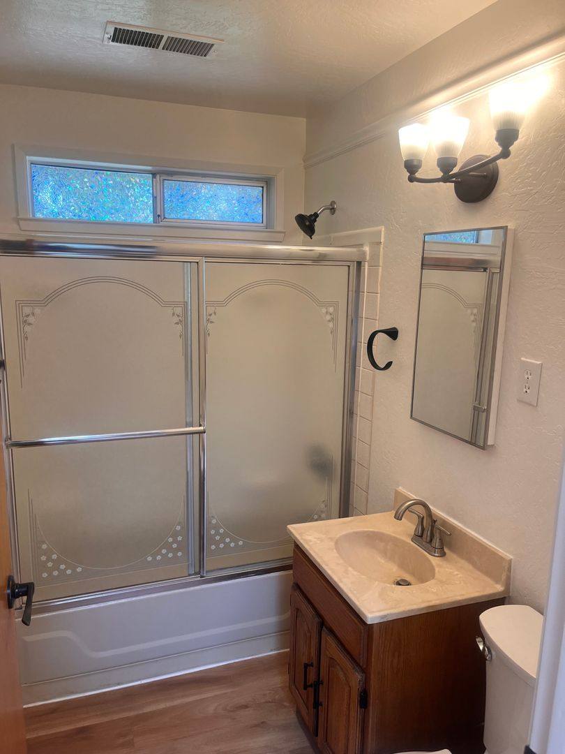 House for rent at 8141 Forest Oak B, Citrus Heights, CA 95610