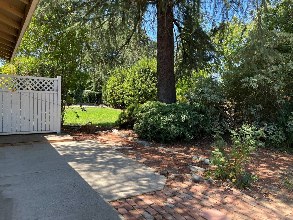 House for rent at 8141 Forest Oak B, Citrus Heights, CA 95610