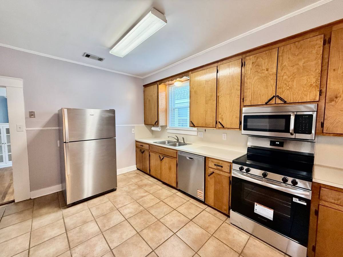 House for rent at 413 Edison St, Baton Rouge, LA 70806