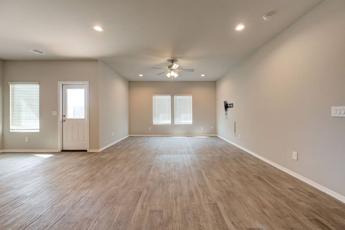 House for rent at 10516 NW 24th St, Yukon, OK 73099