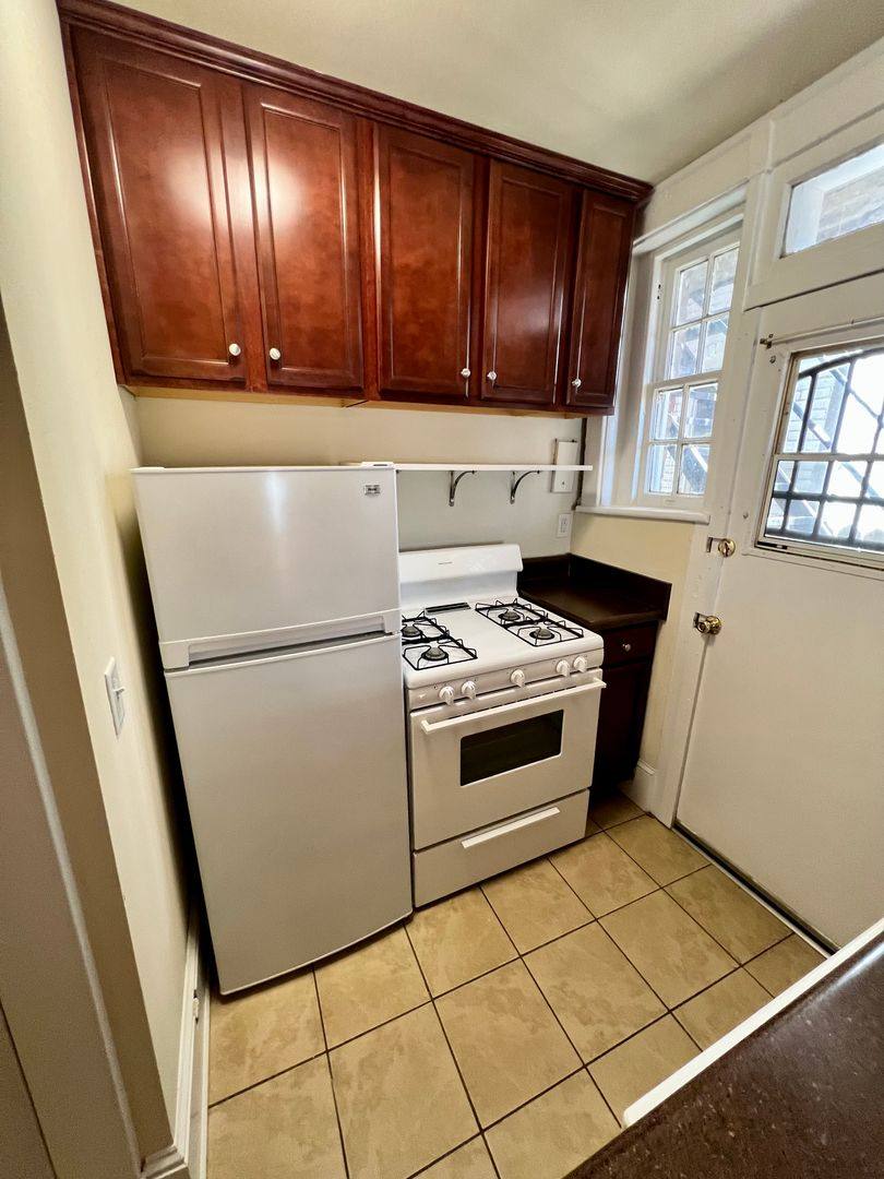 Apartment for rent at 1709 Hanover Ave, Richmond, VA 23220